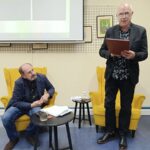 Spotkanie z Markiem Hołdą w Miechowskiej Bibliotece: W tle "Saga Miechowska" Edwarda Hołdy